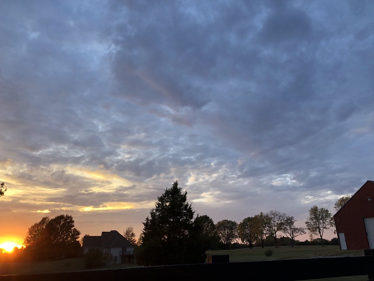 Stratocumulus clouds for the win #EndOfTheDay #CloudSpotting