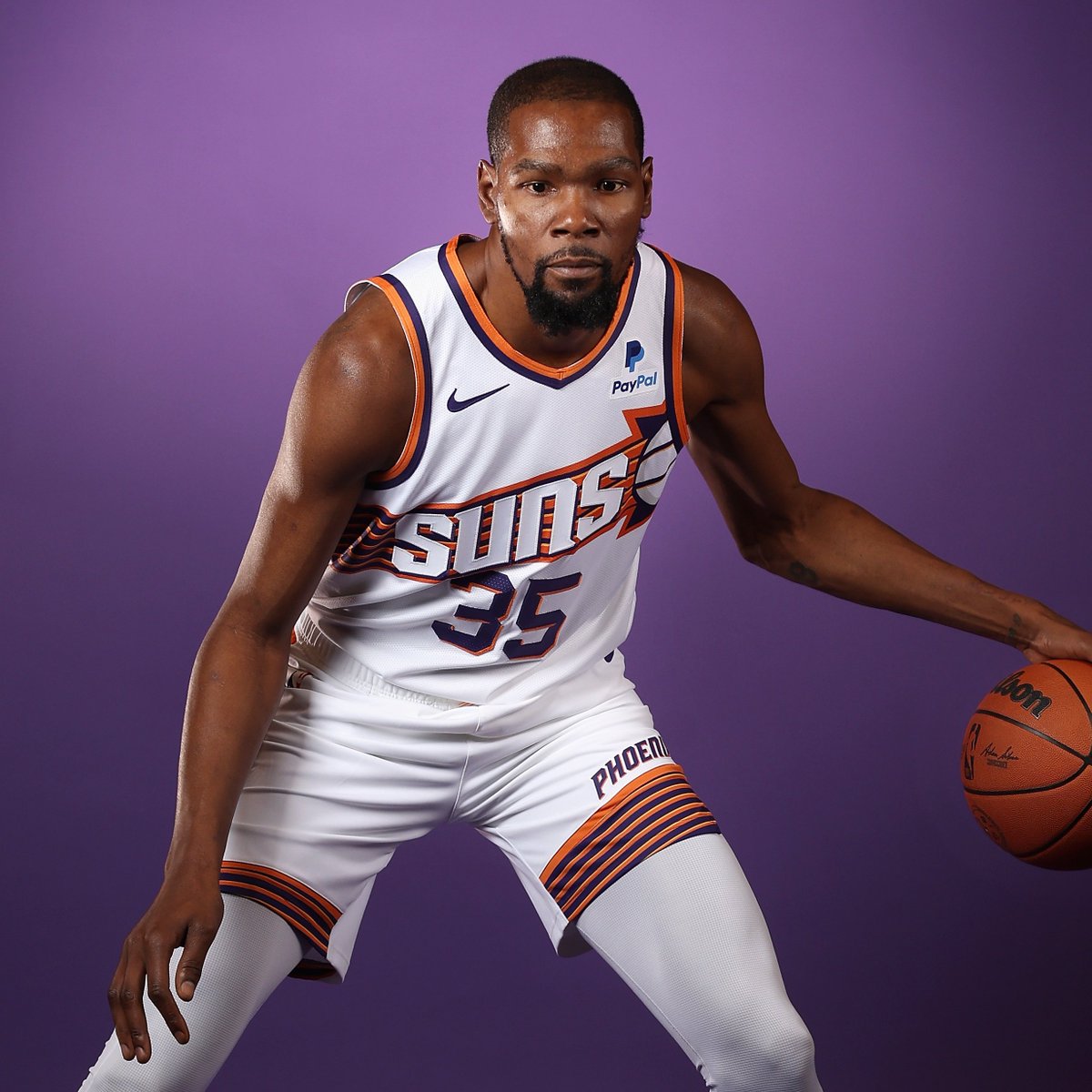 Walking bucket in the desert 🏜️

KD x #NBAMediaDay