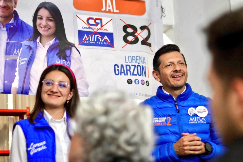 lorenagarzond's tweet photo. 𝗧𝗿𝗮𝗯𝗮𝗷𝗼 𝗲𝗻 𝗲𝗾𝘂𝗶𝗽𝗼 𝘆 𝗹𝗶𝗱𝗲𝗿𝗮𝘇𝗴𝗼.

¿Sabes por qué es importante la representación local en #Kennedy?.

Conoce cómo el @PartidoMIRA promueve los valores y la unidad, en el ejercicio político para servir a la comunidad. 

▶️ Video: https://t.co/cU2RMenSyr https://t.co/IvKMq51Qkk