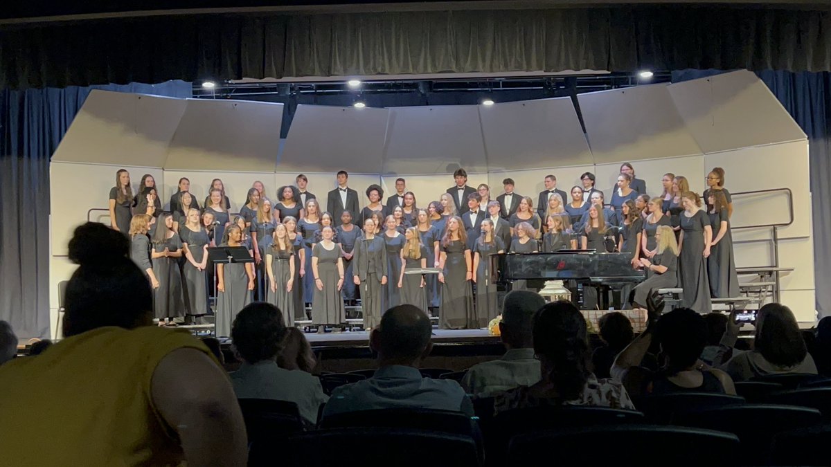 SMHSChorus's tweet photo. What a fabulous fall concert from our chorus students! @StarrsMillHS https://t.co/2u1Lawlg9g