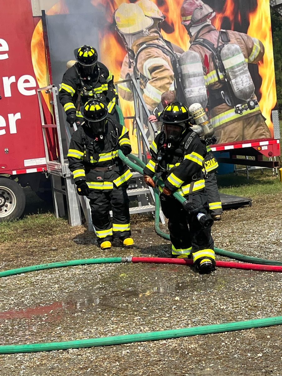 VAEMSTG's tweet photo. Today was a great day. The @CharlesCityGov Fire &amp; EMS recruit had their @VaFirePrograms Firefighter I burn today. This is where they perform their knowledge, skills and abilities they have gained from the last several weeks. #vaemstg #fire #training #teaching https://t.co/qfz1kt3xIk