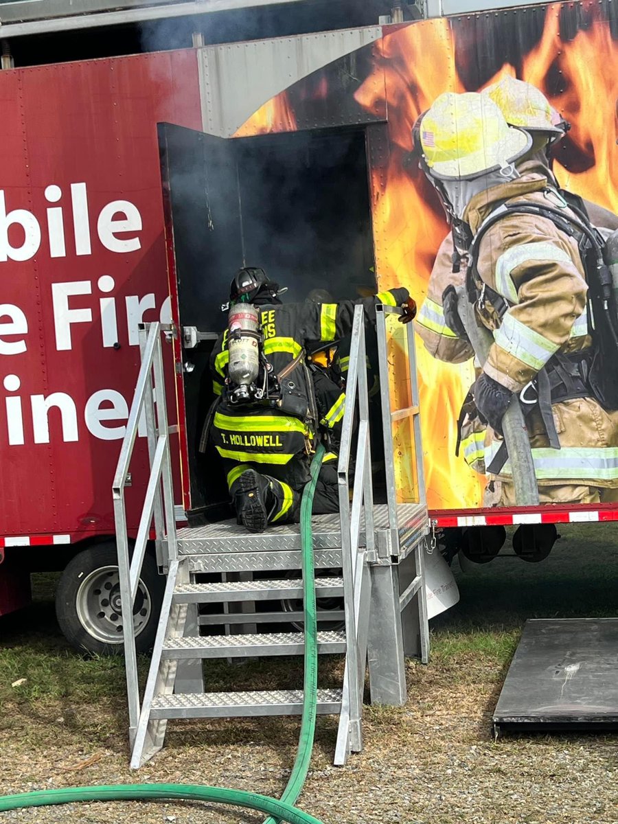 VAEMSTG's tweet photo. Today was a great day. The @CharlesCityGov Fire &amp; EMS recruit had their @VaFirePrograms Firefighter I burn today. This is where they perform their knowledge, skills and abilities they have gained from the last several weeks. #vaemstg #fire #training #teaching https://t.co/qfz1kt3xIk