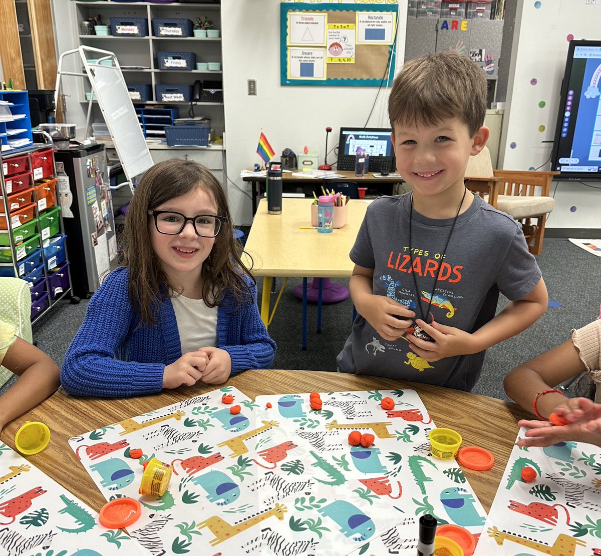 Meg Flajser tweet media