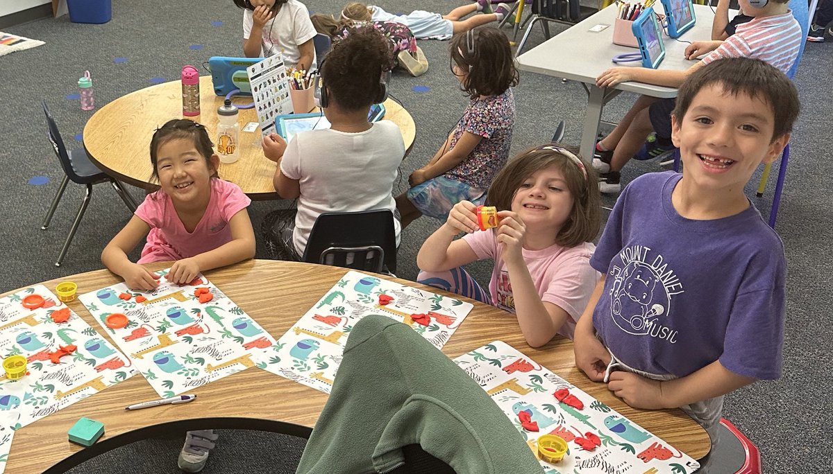 Meg Flajser tweet media