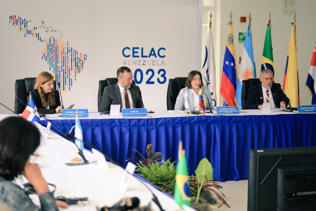 Delegaciones de Ciencia y Tecnología de la Celac llegan a Venezuela
goo.su/nVl6

#QueNotaRegresarAClases