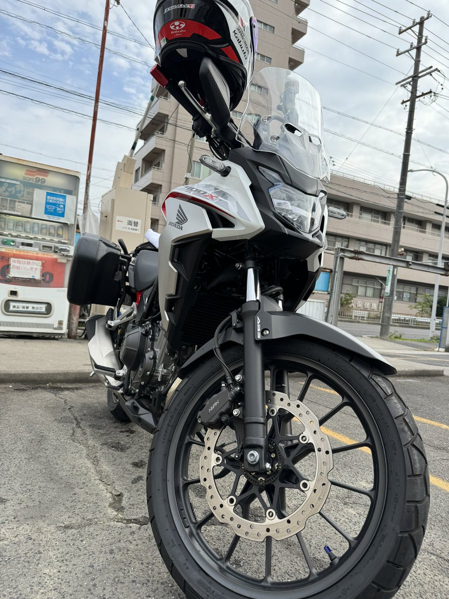 rie_rider's tweet photo. 昨日、洗車したんですよ。

なんで雨降るの？

(T ^ T) https://t.co/qvkp12KMQG