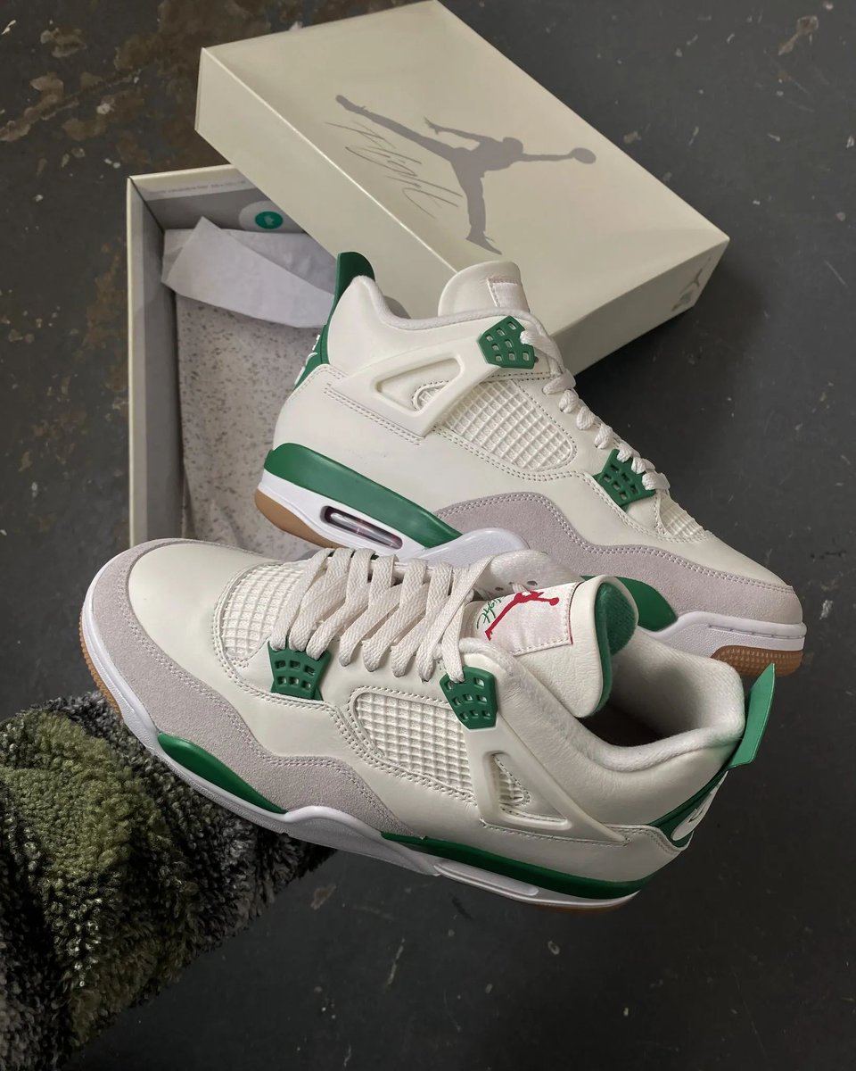 Sneaker of the year? 🌲