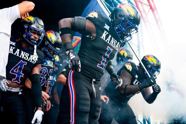 #AGTG Just had a great conversation with @CoachTSamuel and @CoachSimps blessed to say I received an OFFER from @KU_Football @therealraygates @Coachi_21 @CoachEReinhart @nchsrecruiting @MikeRoach247