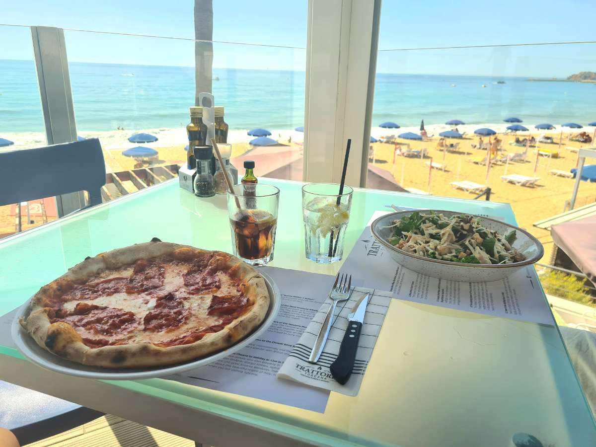 FfionRendall tweet media