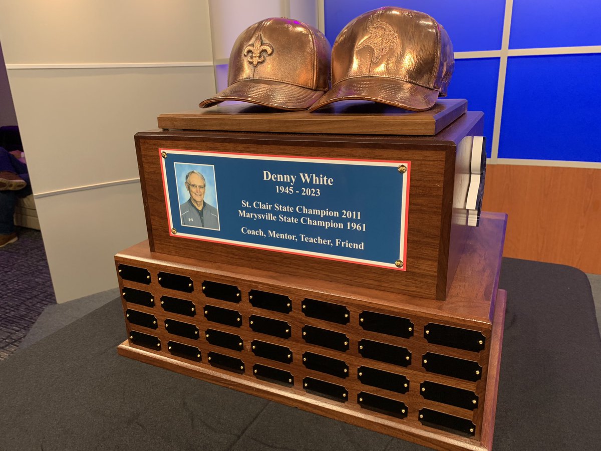 G_StuckOnSports's tweet photo. The trophy that St Clair and Marysville will annually play for in football.
Introducing the Denny White Trophy! https://t.co/IwUqeGtB4I