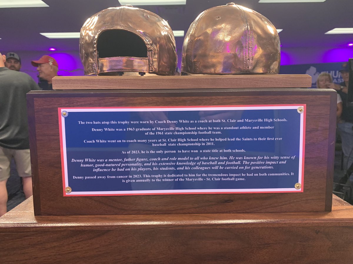 G_StuckOnSports's tweet photo. The trophy that St Clair and Marysville will annually play for in football.
Introducing the Denny White Trophy! https://t.co/IwUqeGtB4I
