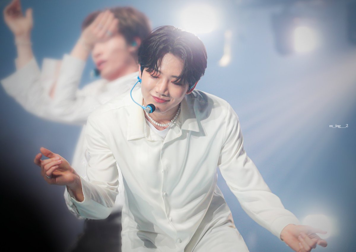 kyuhoer's tweet photo. 1004 HAPPY KYU-ANGEL DAY https://t.co/qCQWQTNnar