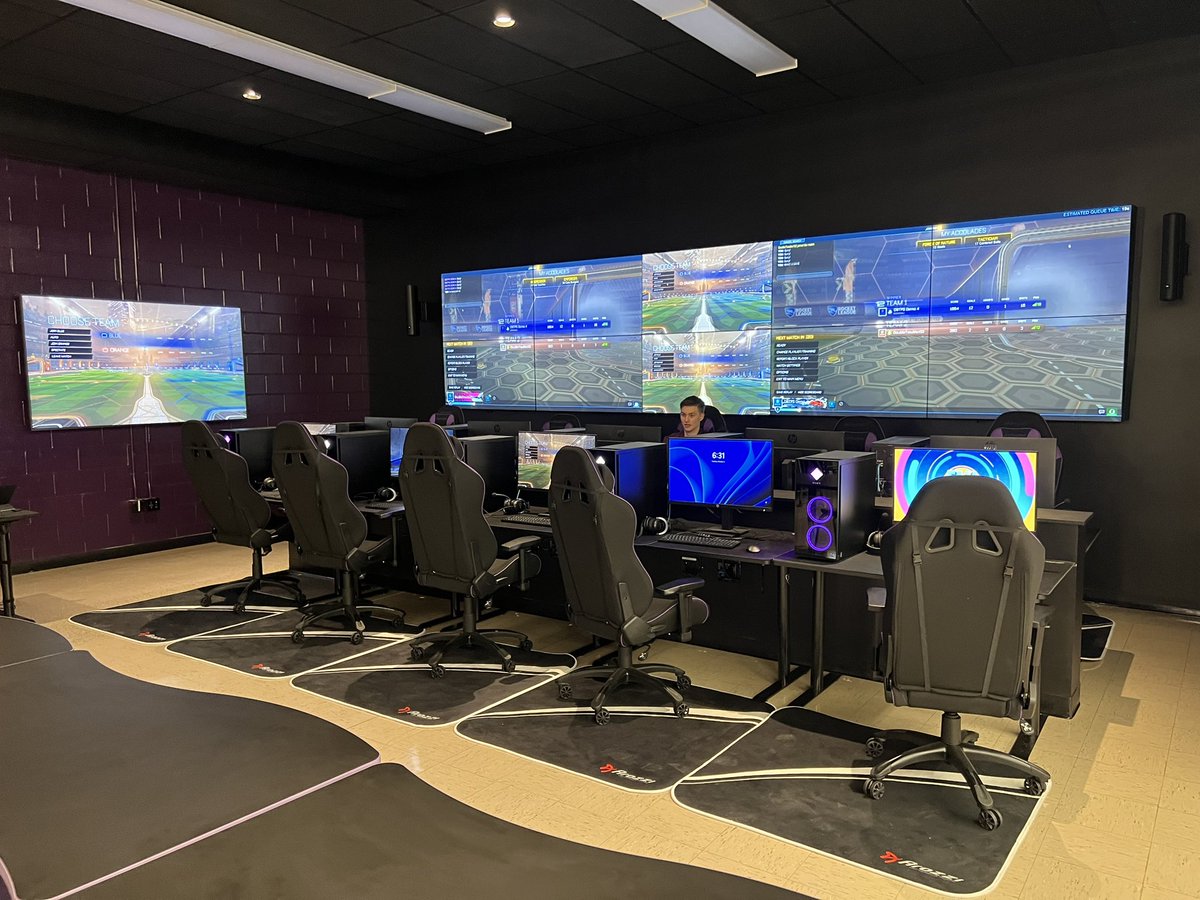 Super exciting moment at Carl Sandburg Middle School tonight as the cutting-edge E-SPORTS arena was unveiled. A new pathway for students! Check this out! 🕶️@OBSupCittadino @OBassistantsup @MrYanuzzelli @AngZiemba #Esports @DrAllenMcMillan @NewJerseyDOE youtu.be/kG9xKoKwxL0?fe…