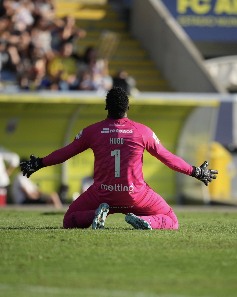 Crescendo, trabalhando, evoluindo, e sempre acreditando que Deus nunca perdeu o controle de nada!!!🙌🏾❤️
3 pontos importantes fora de casa, seguimos juntos em do nosso objetivo!!👊🏾🔥