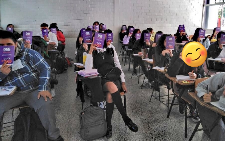 SeMujeresCDMX's tweet photo. 🟣 Sigue el trabajo en escuelas de nivel medio superior para la prevención primaria de la violencia, por medio del Programa de Apoyo a Instancias de Mujeres de las Entidades Federativas #PAIMEF2023:

🔸@IEMS_CDMX 
🔸@CONALEP_Mex 
🔸#CECyTs del @IPN_MX
🔸#CETIS
🔸@CdeBachilleres https://t.co/V0rbwT7RFW