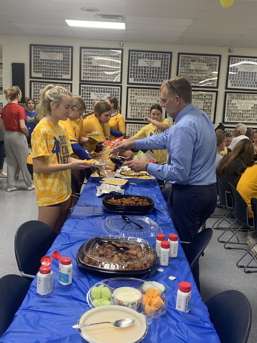 Check out the service from our one and only, Mr. Walker! Puts in a hard day of work and still steps in and helps where there’s a need! Our Rockets are lucky! #TheRocketWay ⁦<a href="/cneschools/">CNE Schools</a>⁩ ⁦<a href="/CNEAthletics/">CNE Athletics</a>⁩ ⁦<a href="/CNEHighSchool/">CNE High School</a>⁩