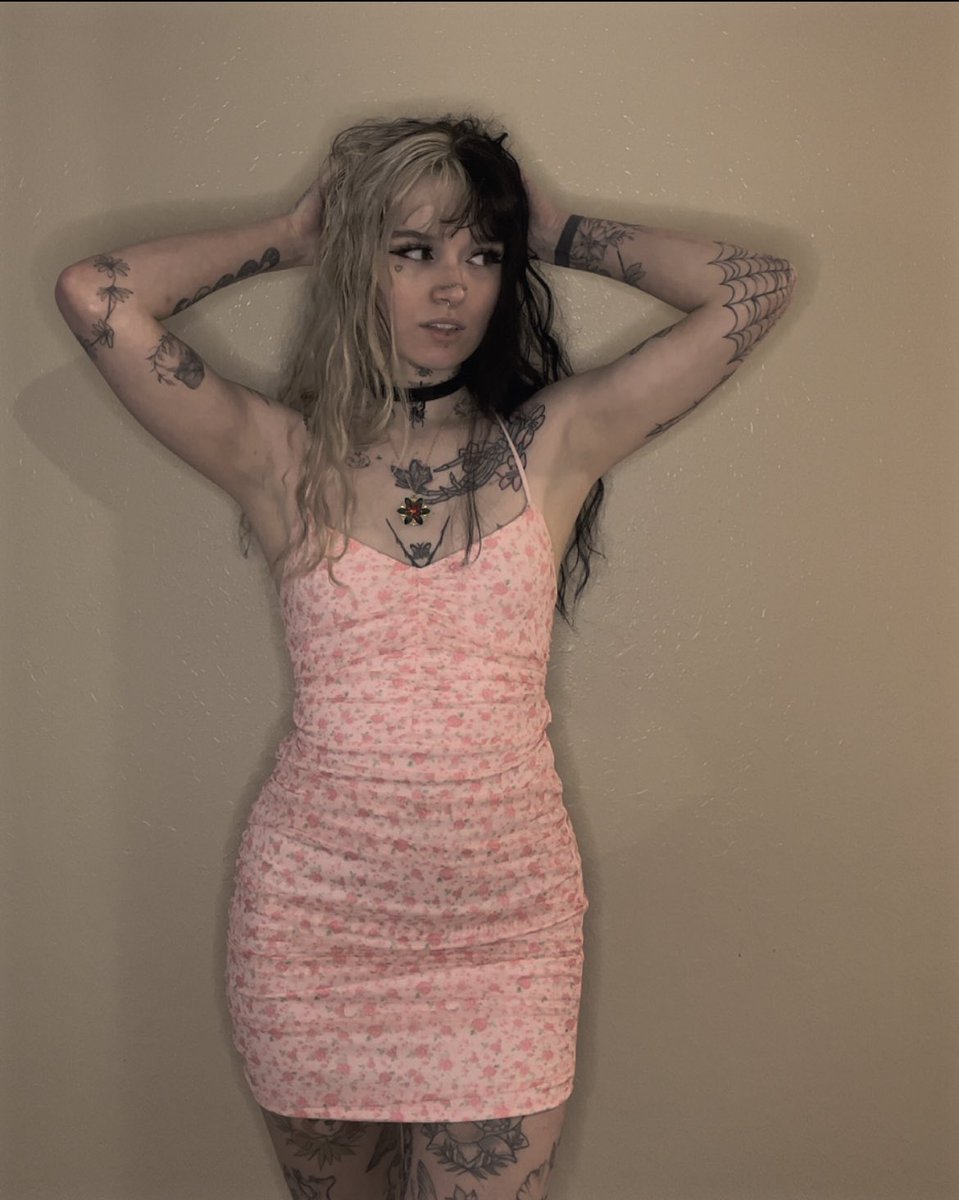 Who are these girls? - Daphne - Violetisawallflower - Juicyjupiter #1522057  › NameThatPorn.com