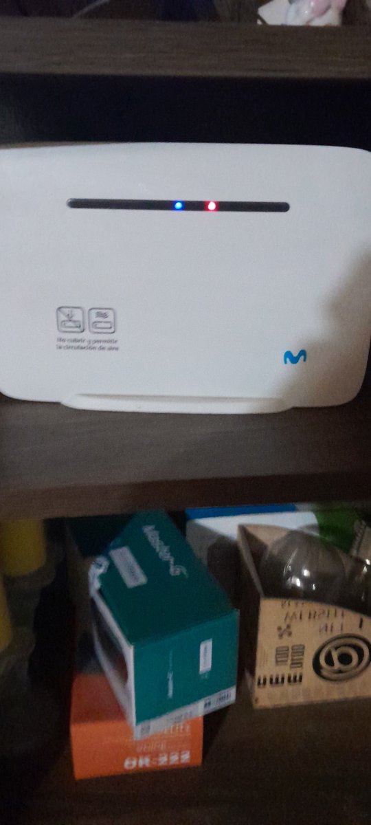 pelusa33's tweet photo. @MovistarChile @SERNAC desde la mañana sin Internet WiFi en casa... https://t.co/VtqOO5Amh9
