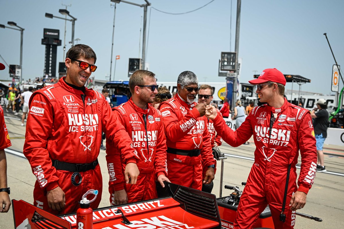 The No. 8 crew 🤜🤛