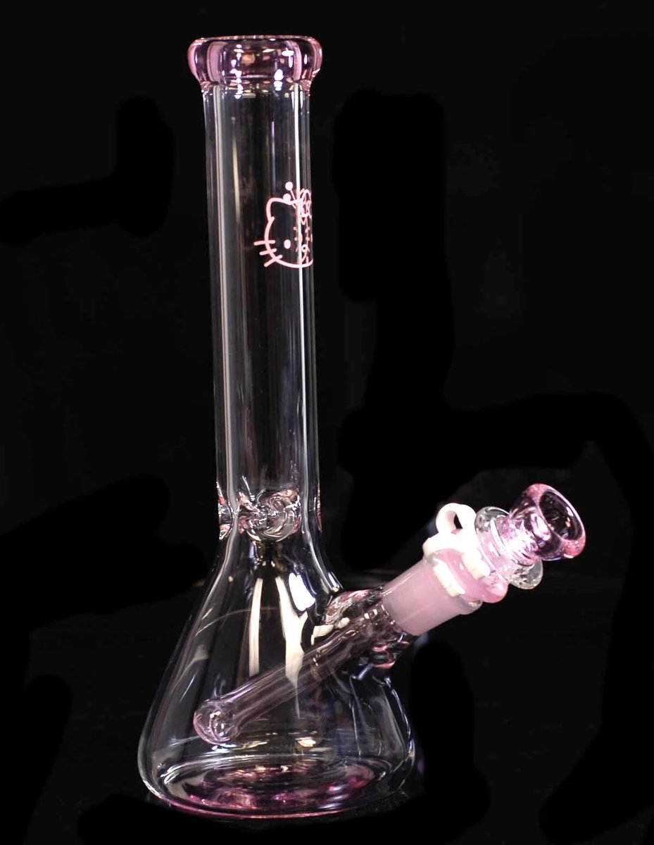 daqueefer's tweet photo. I physically NEED a hello kitty bong https://t.co/srRUgckB28