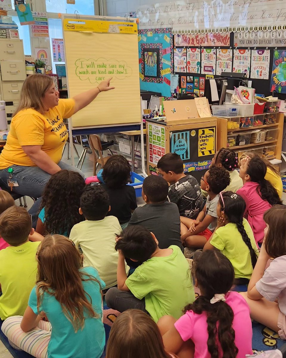 mrsbostmawbey's tweet photo. Studying our Inclusion Pledge.  We expanded on what kind words sound like and ways to show we care.  #2ndgraderocks #2BBusyBees #mawbeykindness #weekofinclusion #weekofrespect @Mawbey1DEI #WTSD_DEI @jamisonpanko @MawbeyStreet1 https://t.co/MBSikktTDz