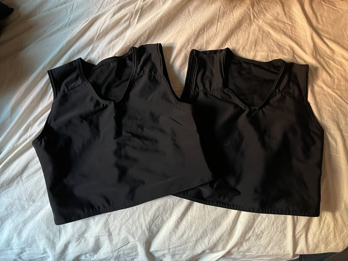 lunaruris's tweet photo. hey guys I’m giving away two (2) free chest binders [ gc2b , both size L ] only worn a couple times respectively. if you want to pay for shipping thats appreciated but not necessary !! only shipping in us, sorry i don’t wanna pay for international !! pls rt to help reach more ppl https://t.co/iymnlCXMtW
