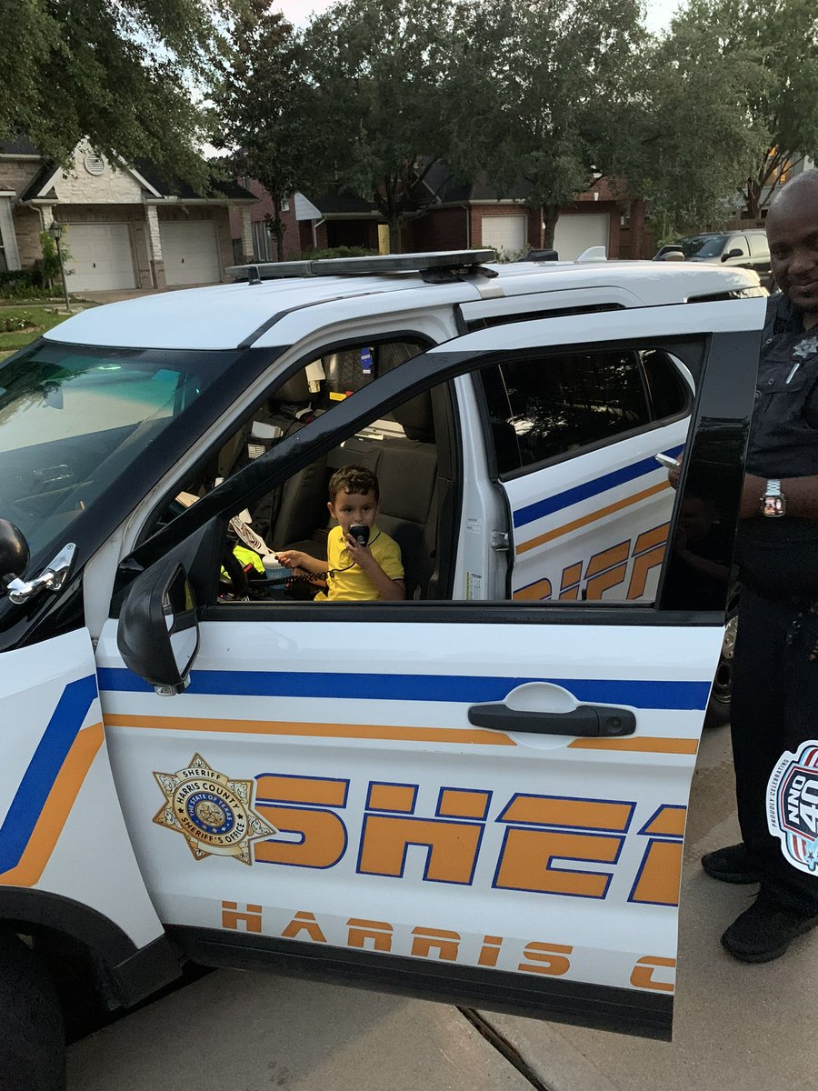 HCSOTexas's tweet photo. We love serving and strengthening our relationships in the community through personal connections. HCSO teammates at Copperlakes! #HCSONNO2023 #NNO2023 https://t.co/izyRgMX9j5