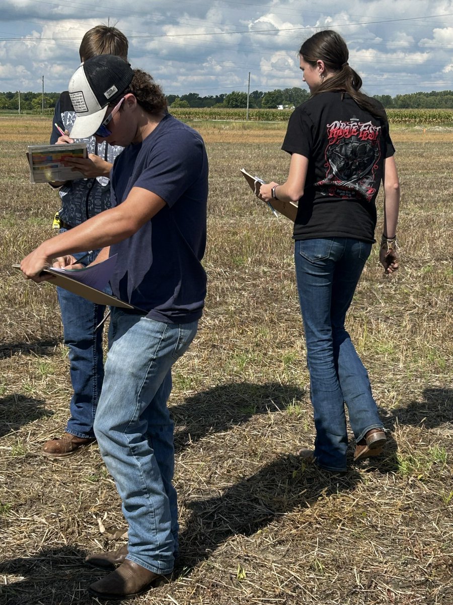 OtsegoFFA's tweet photo. Congrats to our soil judgers for placing 2nd out of 22 in the district rural soil judging CDE. Brooke Bergman placed 3rd overall out of 157 FFA members! @pentacareerctr #OtsegoKnights https://t.co/6Tg4FfCqEd