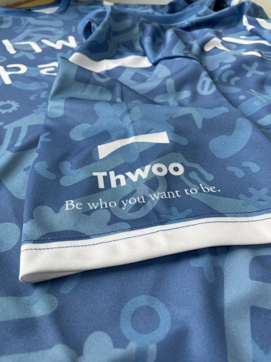 ThwooParty's tweet photo. スオウパーティの公式ユニフォーム👕が完成しました。サッカー様式でカッコよく仕上げました。今秋のコンテストはコレを着て塾生たちと乗り込みます！ https://t.co/nhEJhpIINM