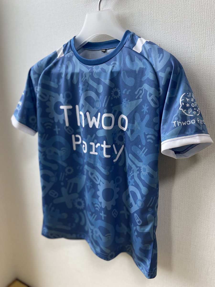ThwooParty's tweet photo. スオウパーティの公式ユニフォーム👕が完成しました。サッカー様式でカッコよく仕上げました。今秋のコンテストはコレを着て塾生たちと乗り込みます！ https://t.co/nhEJhpIINM