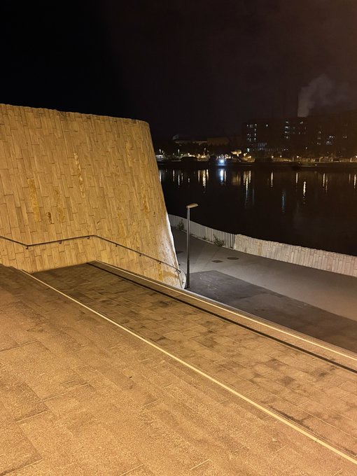 i dwell in a liminal world https://t.co/044eppdBhx