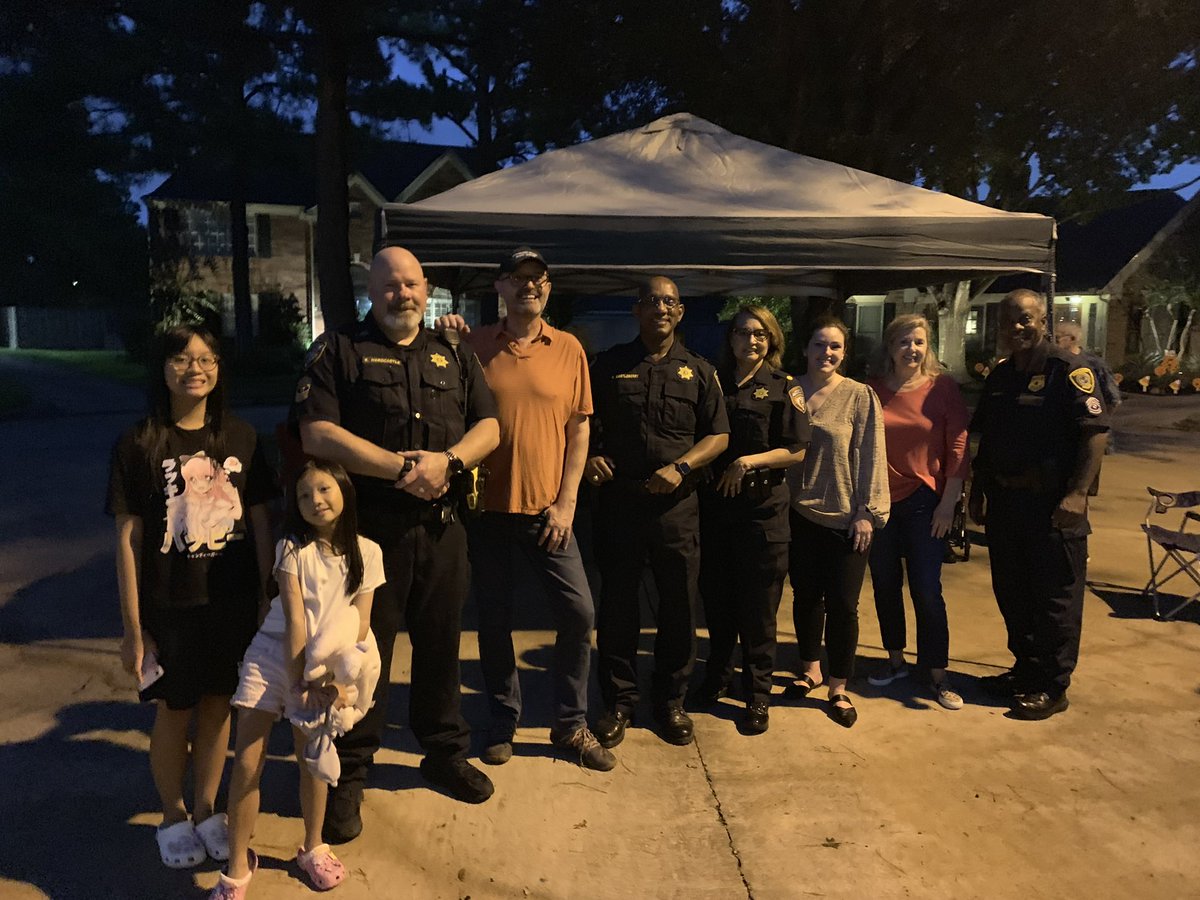 HCSOTexas's tweet photo. Major Herndon having a fantastic time with our community during National Night Out! #HCSONNO2023 #NNO2023 https://t.co/UORVgS1NSz