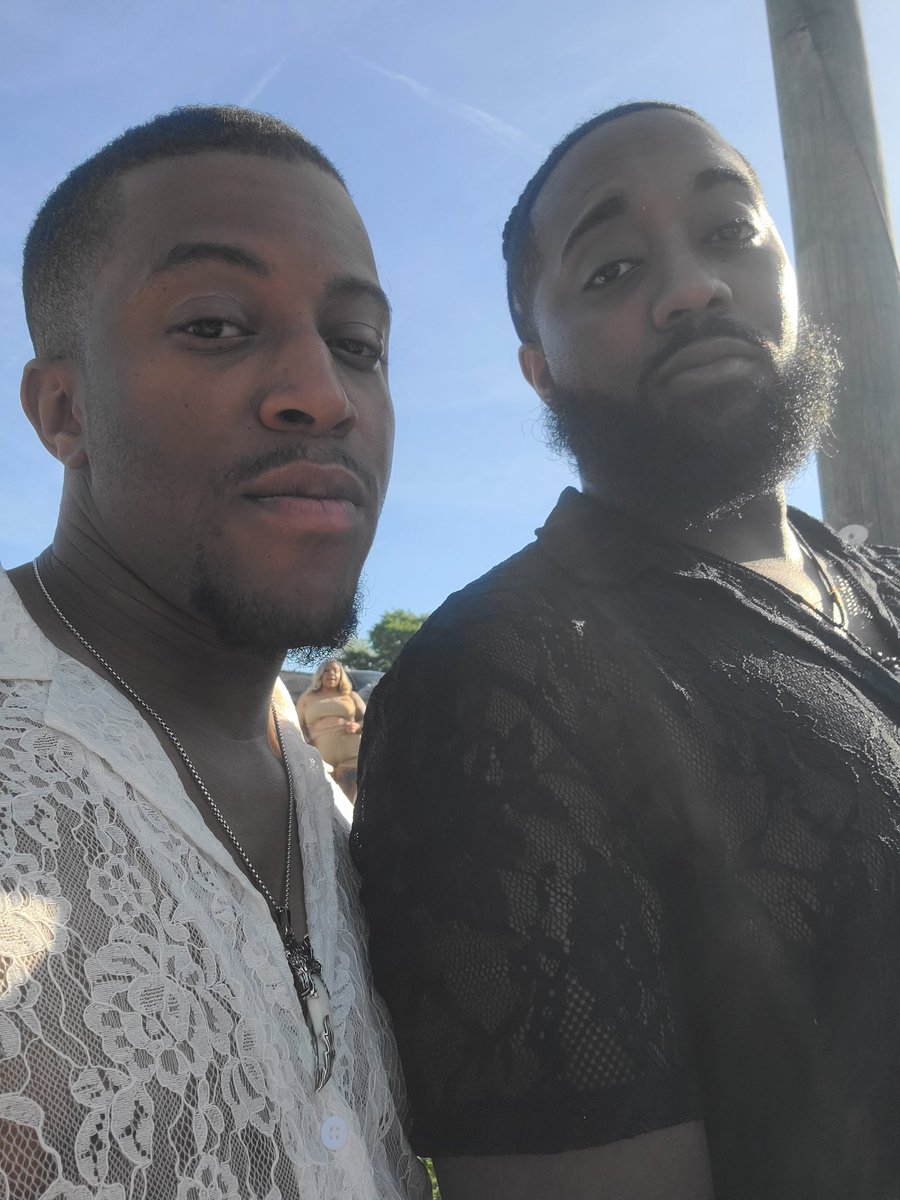 NoLoveNoWars's tweet photo. My man my man my man! 🥰🥰🥰 #NationalBoyfriendDay https://t.co/GrW0zLA32i
