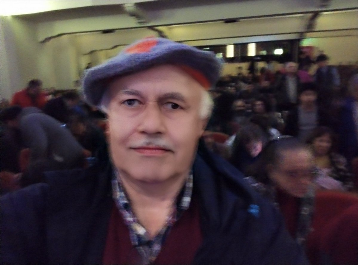 HectorPachecor's tweet photo. En Inicio de actividades del 16 Aniversario de la Región de los Rios asistimos a un gran espectáculo con el Tío Valentín Trujillo y sus Nietos (HERENCIA).en el Teatro Cervantes de Valdivia @corelosrios @GOREdeLosRios #LosRios #Valdivia #ANCORE #16Aniversario @biobio @Cooperativa https://t.co/ouihoOaftu