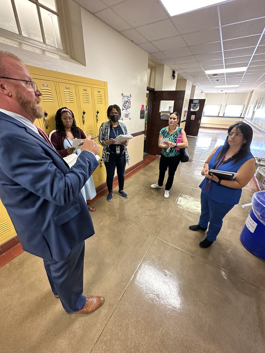 ChrisjBarksdale's tweet photo. Last week Secondary Principals were trained on Effective Instructional Feedback to teachers. This week Principal Dr. Trimble is coaching his Leadership Team on implementation and best practices. Thank you @JPElderMiddle for your commitment to excellence. https://t.co/u30S4bfe6Q