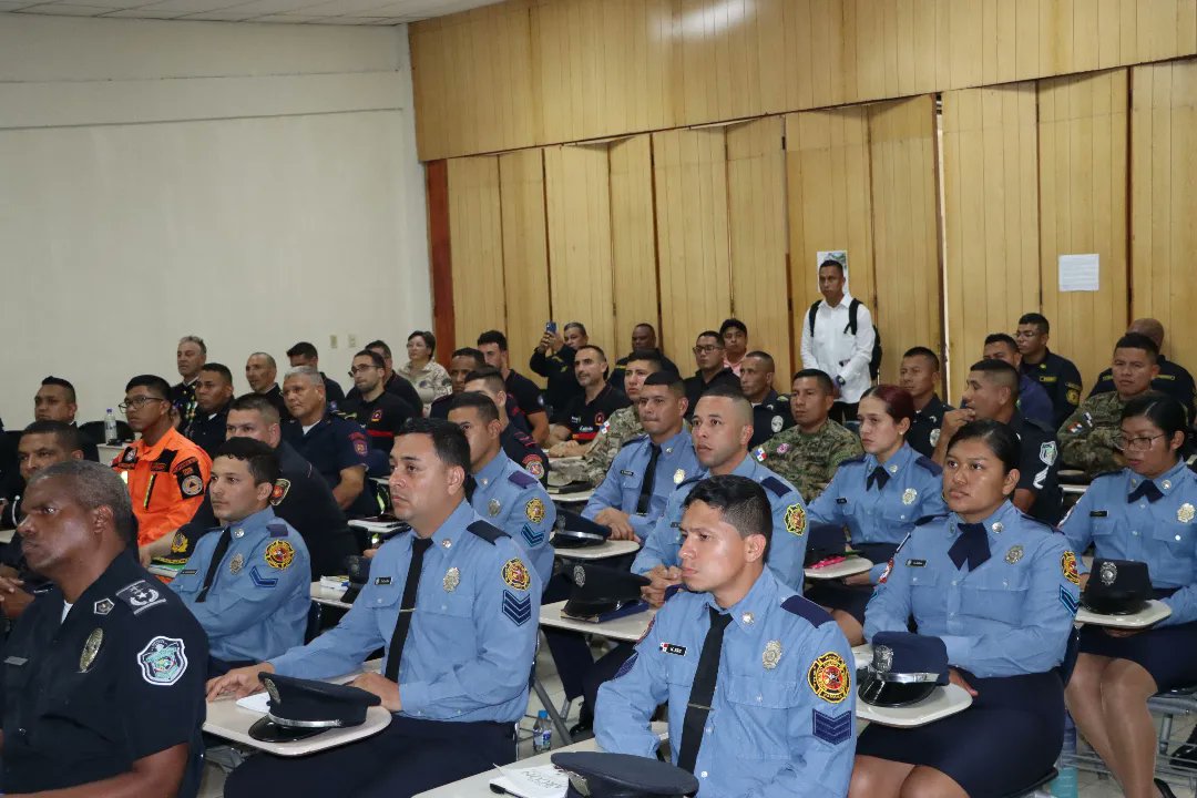 UTPBocas1's tweet photo. El lunes 2 de octubre se inauguró oficialmente el LXVII Curso, Internacional, Método Arcón, en la Universidad Tecnológica de Panamá Centro Regional de Bocas del Toro, presidiendo el Acto el Director de la misma, el Representante del Ministerio de Seguridad... https://t.co/MTm2IXf42Z