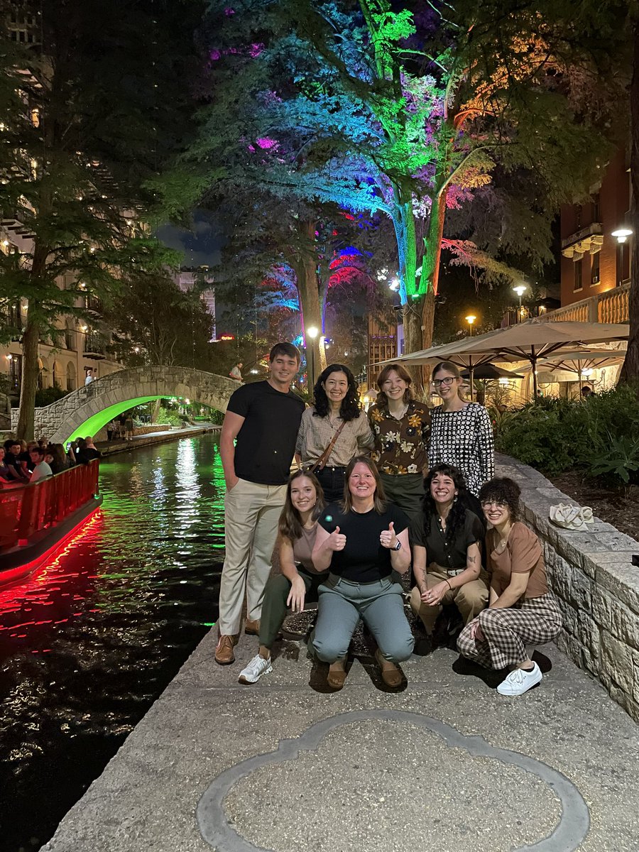 Bramson Research Group night out in San Antonio! 14 years ago I was at my first DPS as an undergrad REU student mentee, and now I’m feeling sooo fortunate to be able to be here at #DPSEPSC2023 with seven amazing mentees of my own!!! 🥰🪐🛰️