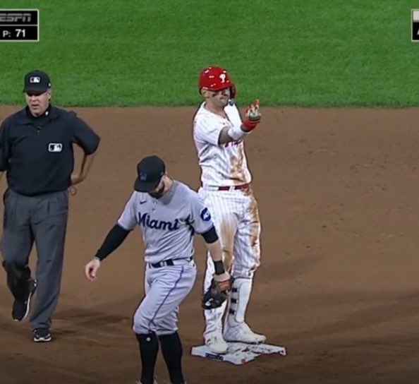 No Context MLB tweet media