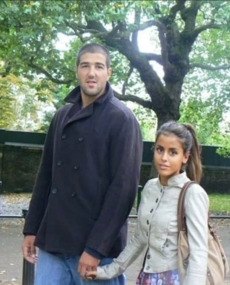 Theycallmepaty_'s tweet photo. O Uva foi pai muito cedo…e era ele que levava a filha à escola, mto bem. https://t.co/Rehhp1U7ix