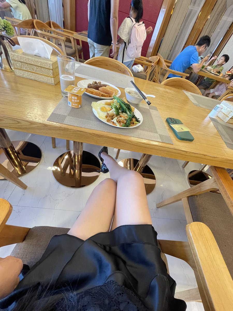 福利姬伍翩翩分享的黄推图片4 - 网红私拍内容