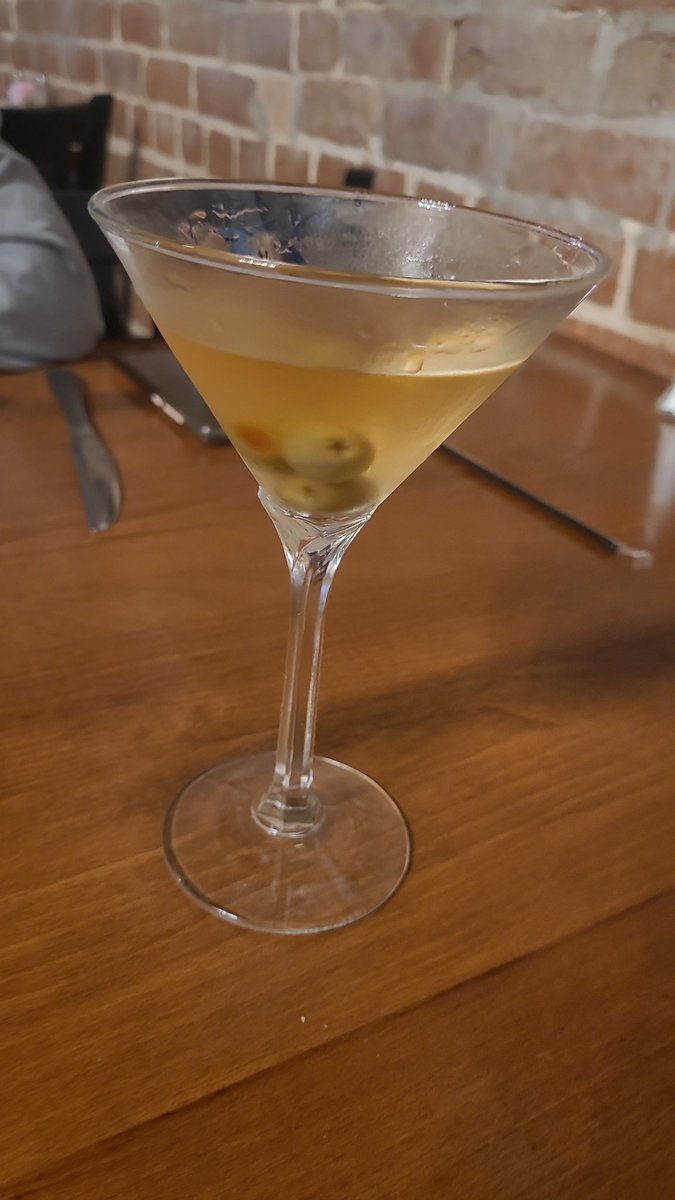 LinamJonathan's tweet image. A dirty martini kind of night...#Spectre