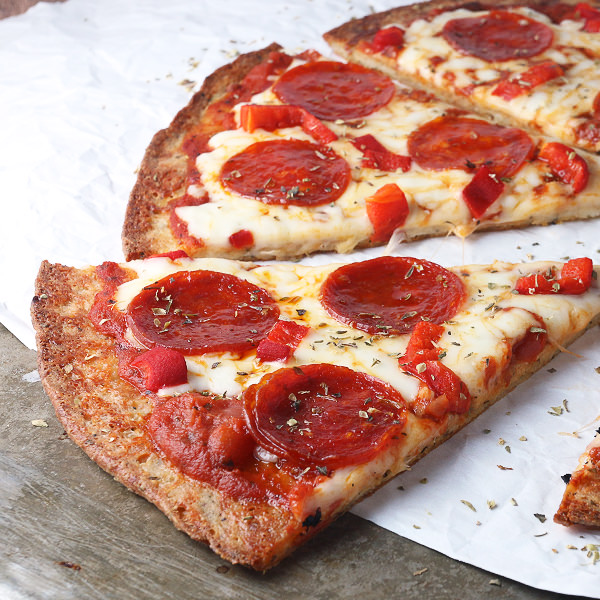 Nico Robin is enjoying a wonderful pepperoni pizza.