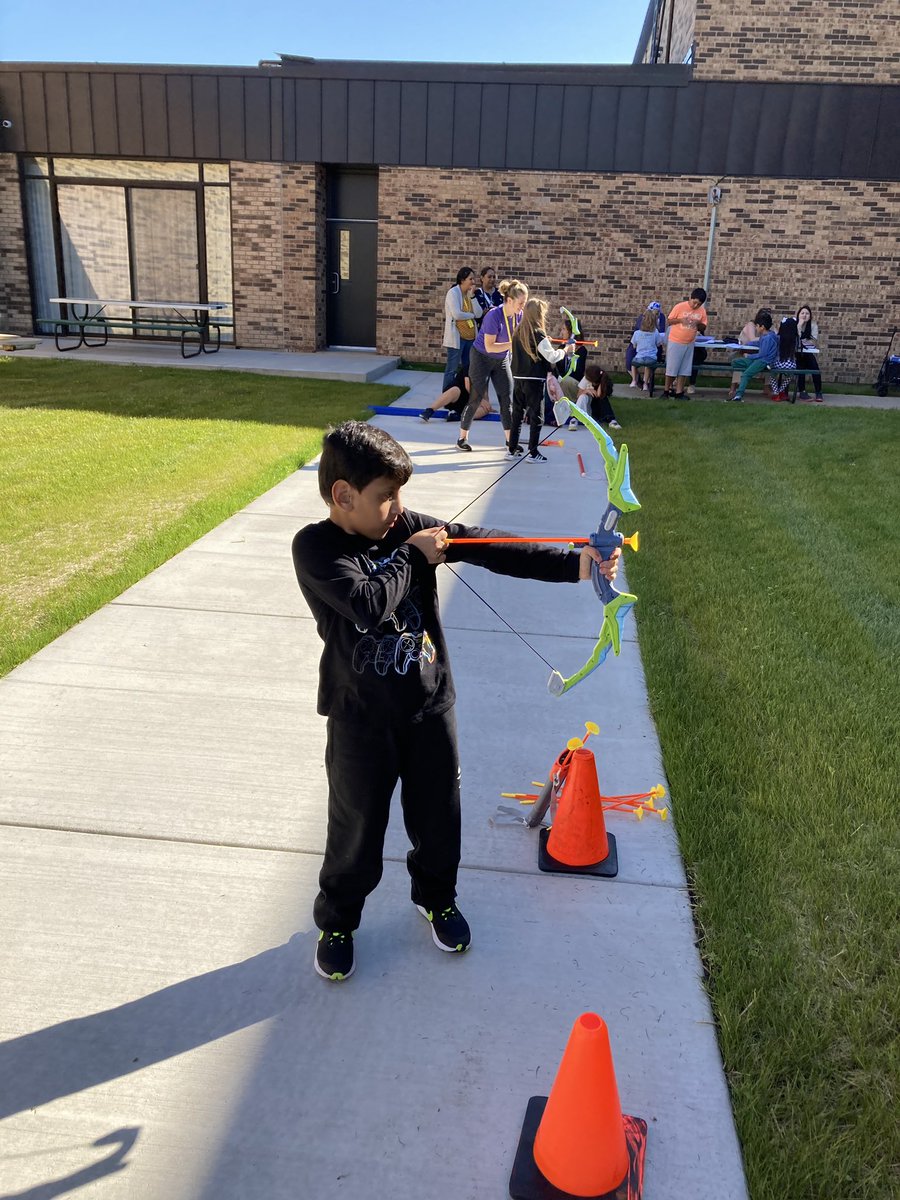 Christinia Hirsch tweet media