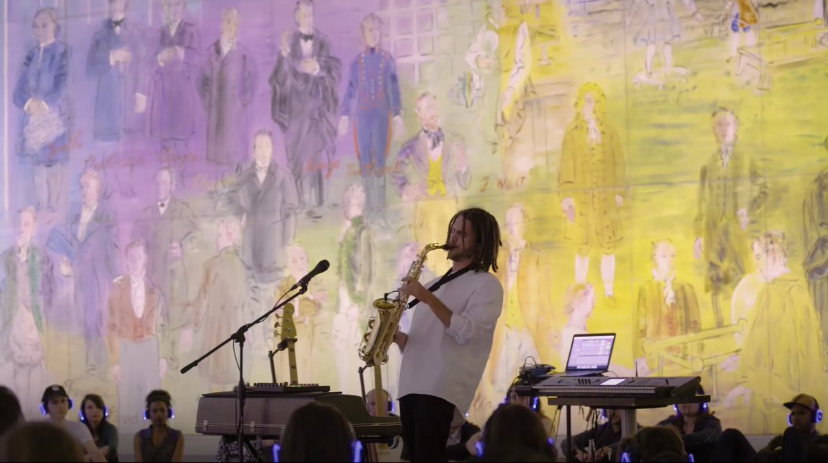 Entre, necesitamos mas artistas como FKJ y necesitamos mas gente que escuche FKJ.