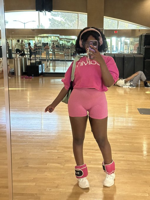 Still being active I'm very proud of myself for keeping up with this journey https://t.co/Lk9pbeVh80