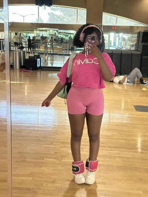 Still being active I'm very proud of myself for keeping up with this journey https://t.co/Lk9pbeVh80