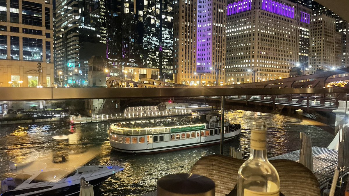 lauraschwartz's tweet image. Best thing about Chicago in an elongated summer…dinner on the river and Shazamming a song from a car next to you @LettuceEats  RPM Seafood…#windowsdown