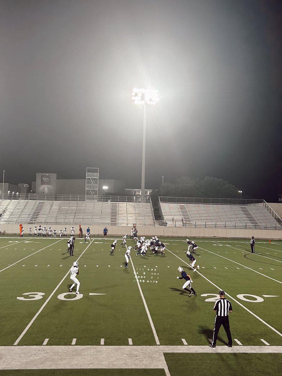 Ms__Dallas's tweet photo. Cheering on some Dartmouth Ducks alumni tonight! Go, Apollo! 🦆🏈 https://t.co/XjWxVP9yLq