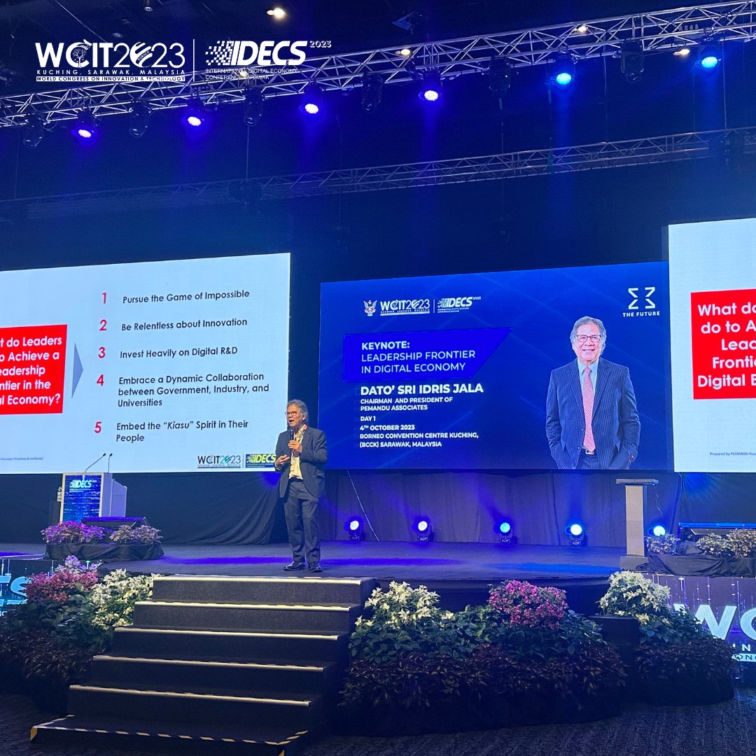 WCITIDECS2023's tweet image. Recapping the keynote by Dato’ Sri Idris Jala, Chairman and President of PEMANDU Associates, as he explored the &quot;Leadership Frontier in the Digital Economy&quot;.

#WCITIDECS2023 #WCIT2023 #IDECS2023 #SarawakGovernment #SDEC #SMA #SAINS #DigitalisingSarawak #WITSA #PIKOM
