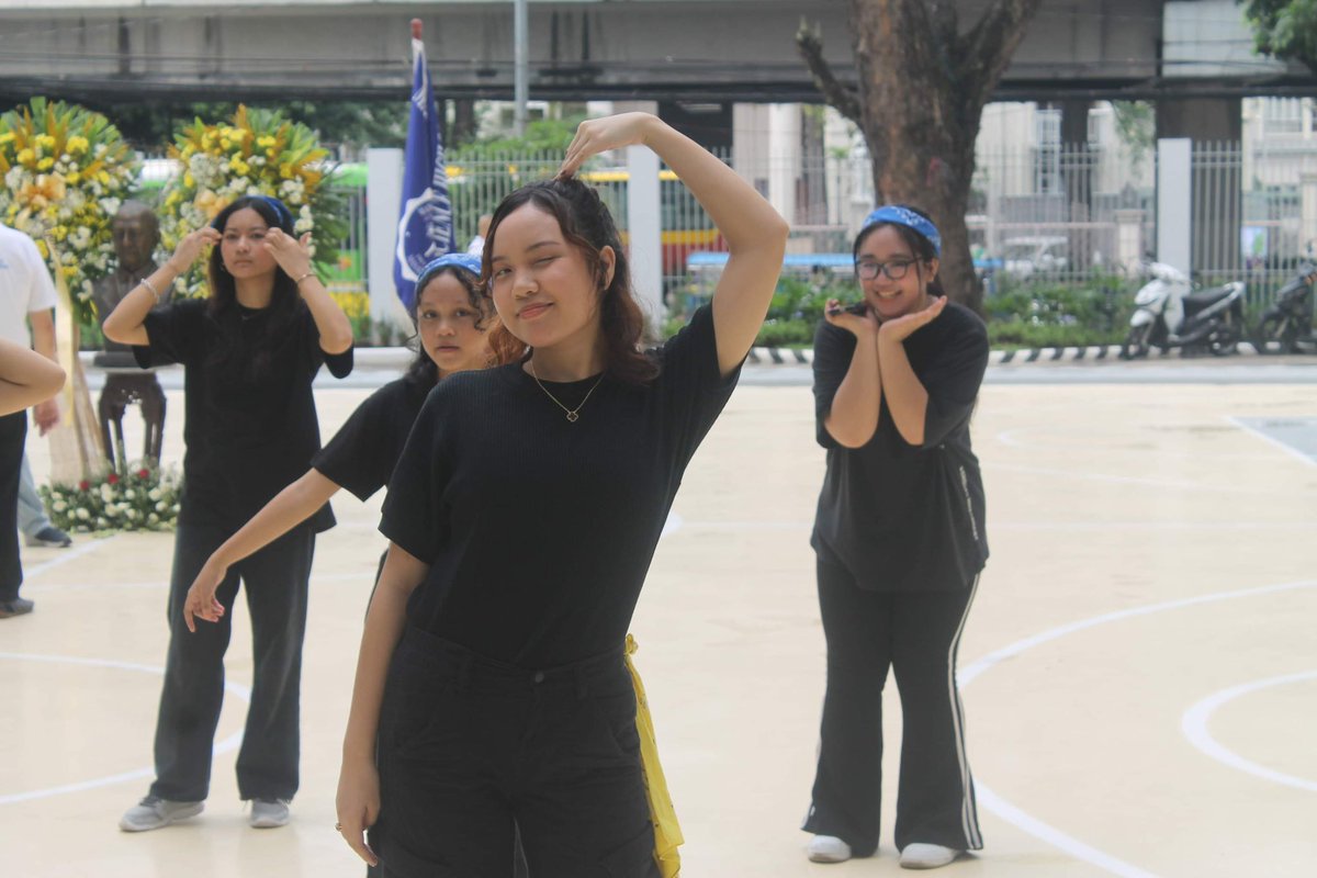 unizezary's tweet photo. thankful and grateful that we were able to perform for the senior year of batis ng diwa ! #onemasci 💙💛 https://t.co/54U7NNKpyA